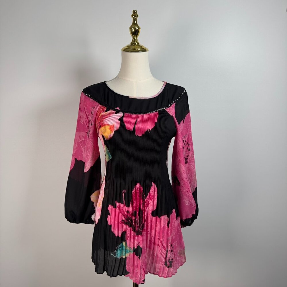 Melissa Paige Pleated Floral Bell Sleeve Blouse  Small